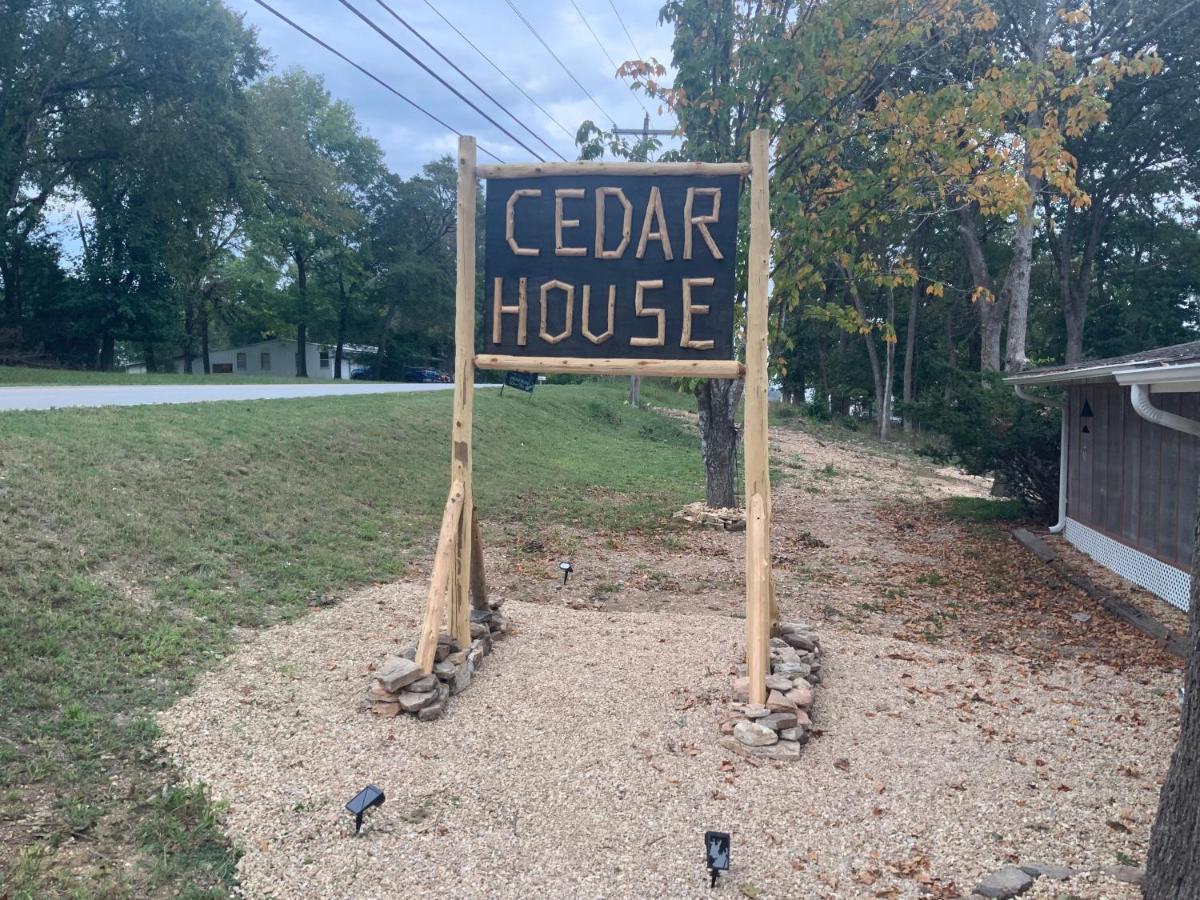Cedar House Lodge *