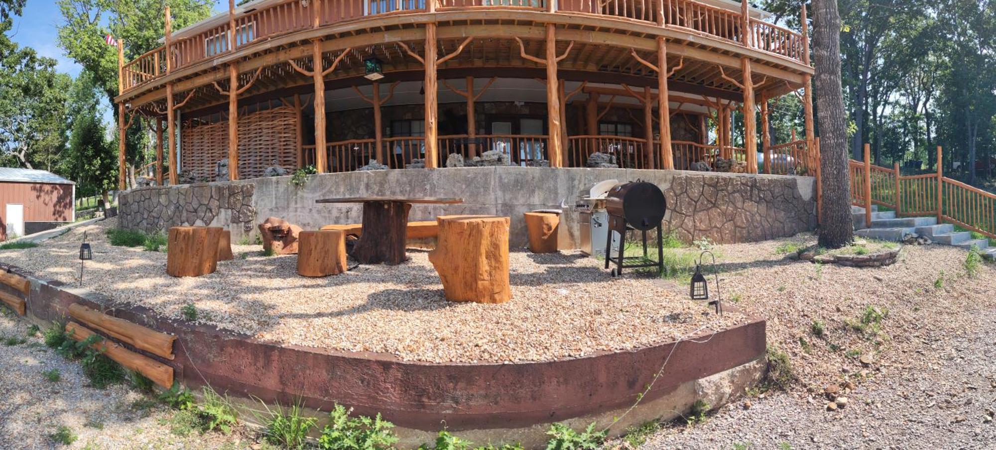 Lodge Cedar House *